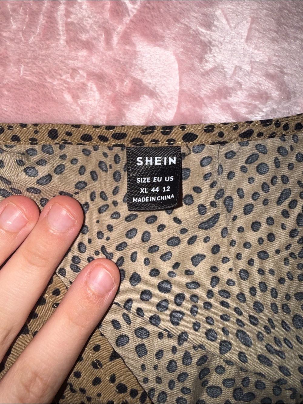 SHEIN Tan & Black Printed V-Neck Short Romper - Picture 2 of 4